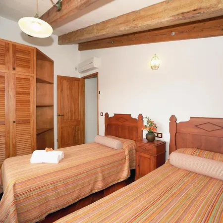 Sleeps 8 Pool Wifi * Cala Morell